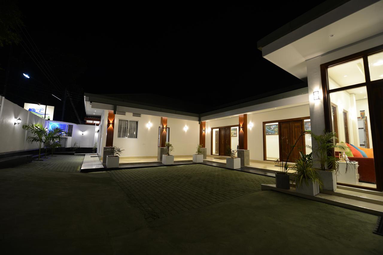 Diva Villa Airport Transit Hotel Katunayake Exterior photo