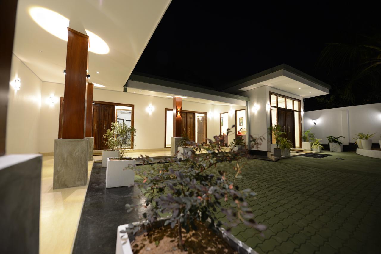 Diva Villa Airport Transit Hotel Katunayake Exterior photo